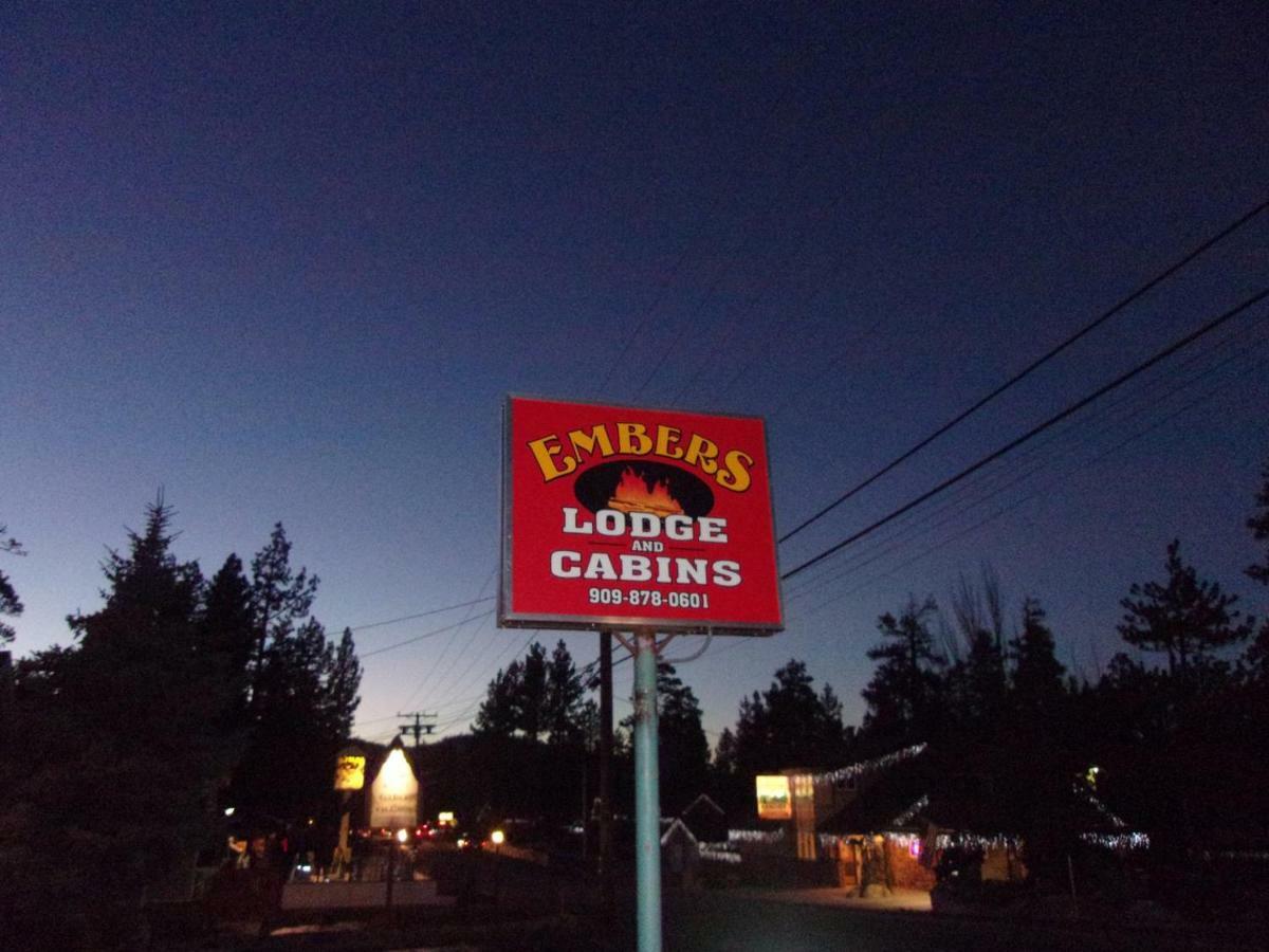 Embers Lodge & Cabins ビッグ・ベアー・レイク エクステリア 写真